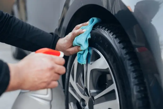 Nettoyage extérieur de voiture à domicile dans l’Hérault